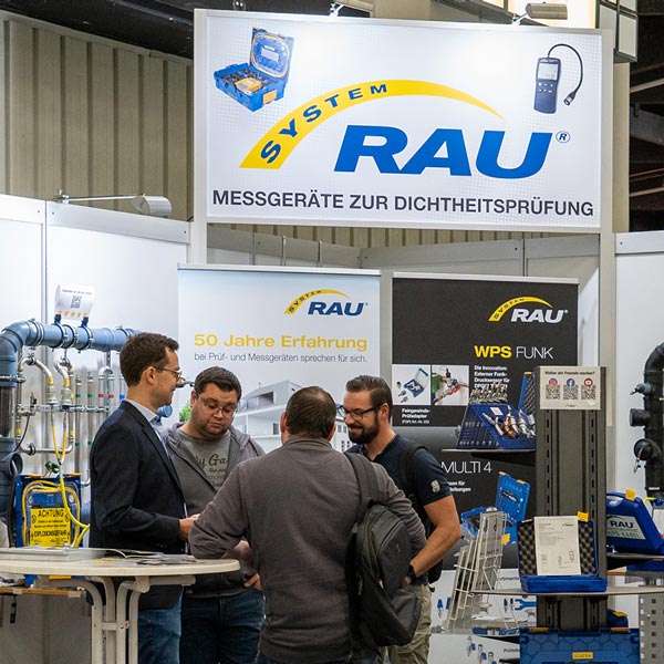 Messebild der Firma RAU auf der Hausmesse von Schrade in Neckarsulm mit Geschäftsführer Frederik Rau